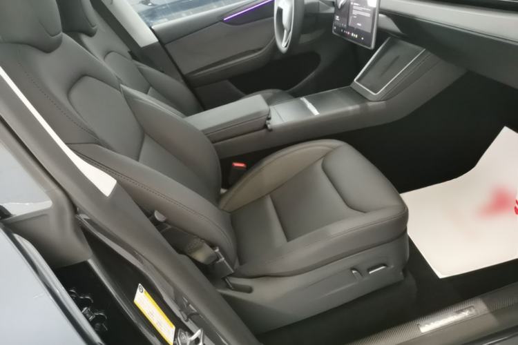Used Tesla Model Y 2025 Rear-Wheel-Drive Version Right Front Seat