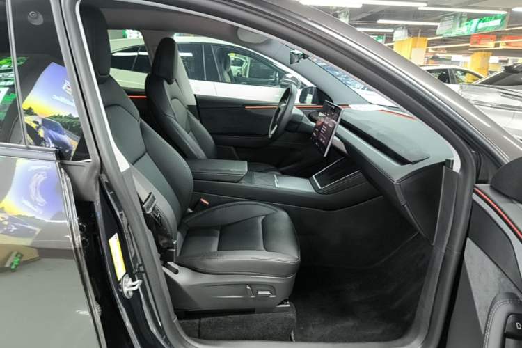 Used Tesla Model Y 2025 Long-Range All-Wheel Drive First Edition Right Front Seat