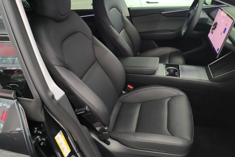 Used Tesla Model Y 2025 Rear-Wheel-Drive Version Right Front Seat