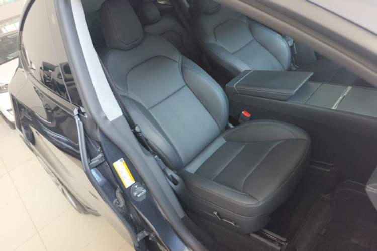 Used Tesla Model Y 2025 Updated Version Long-Range All-Wheel Drive Right Front Seat