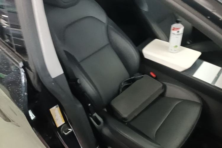 Used Tesla Model Y 2025 Rear-Wheel-Drive Version Right Front Seat