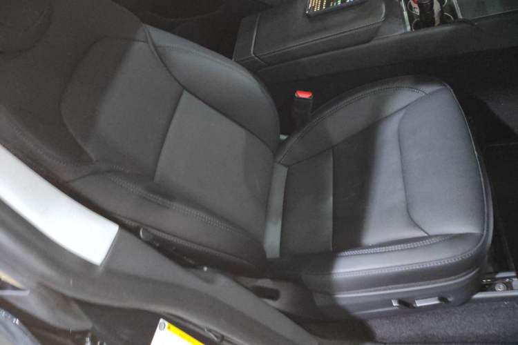 Used Tesla Model Y 2025 Long-Range All-Wheel Drive First Edition Right Front Seat