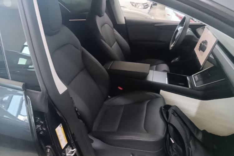 Used Tesla Model Y 2025 Rear-Wheel-Drive Version Right Front Seat
