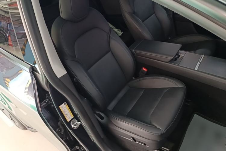 Used Tesla Model Y 2025 Rear-Wheel-Drive Version Right Front Seat