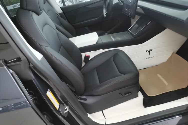 Used Tesla Model Y 2025 Long-Range All-Wheel Drive First Edition Right Front Seat
