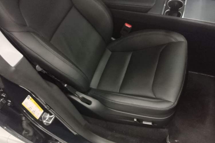 Used Tesla Model Y 2025 Rear-Wheel Drive First Edition Right Front Seat