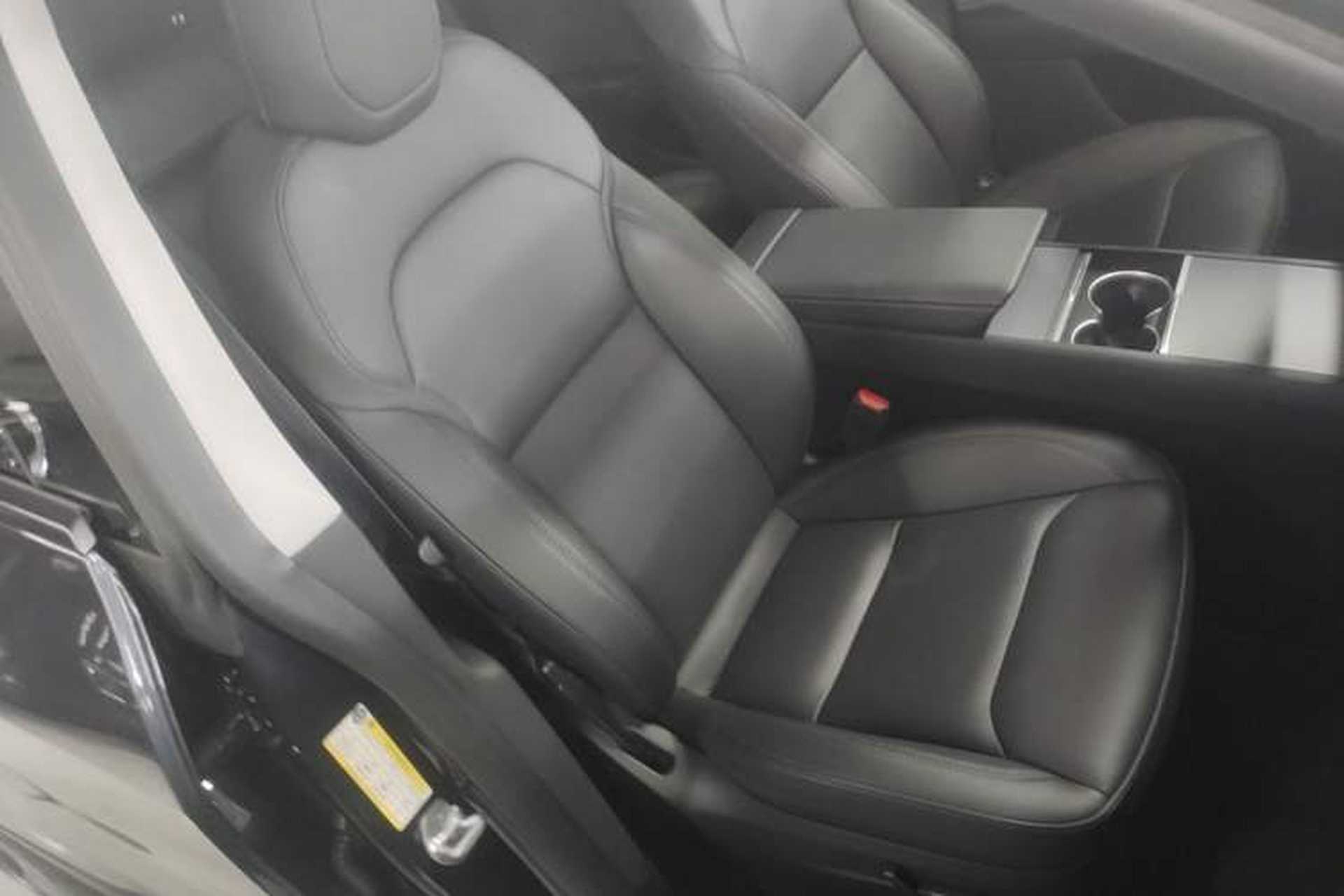 Used Tesla Model Y 2025 Rear-Wheel-Drive Version Right Front Seat