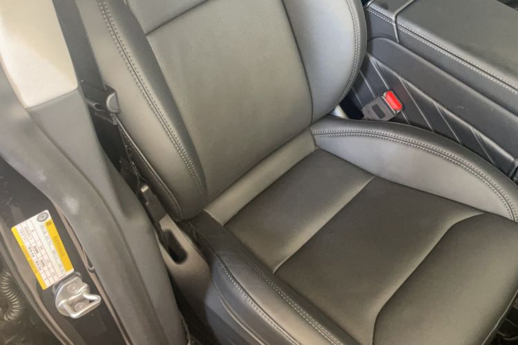 Used Tesla Model Y 2025 Rear-Wheel Drive First Edition Right Front Seat