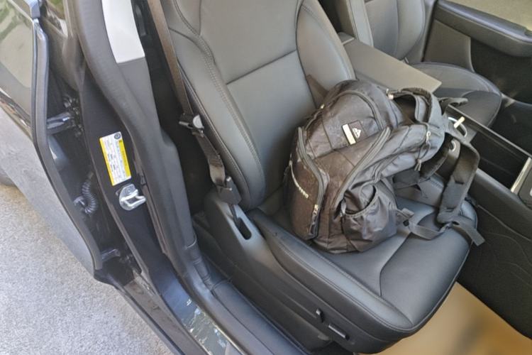 Used Tesla Model Y 2025 Rear-Wheel-Drive Version Right Front Seat