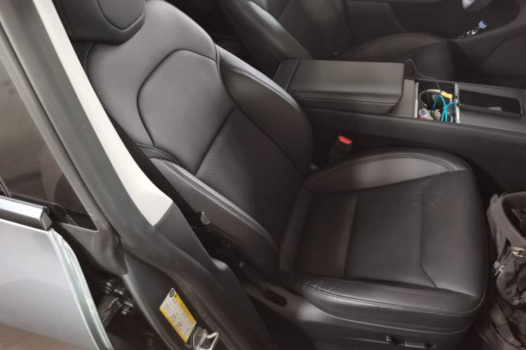 Used Tesla Model Y 2025 Rear-Wheel Drive First Edition Right Front Seat