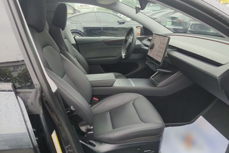 Used Tesla Model Y 2025 Rear-Wheel-Drive Version Right Front Seat