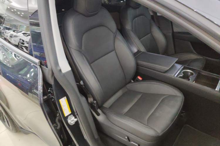 Used Tesla Model Y 2025 Rear-Wheel-Drive Version Right Front Seat