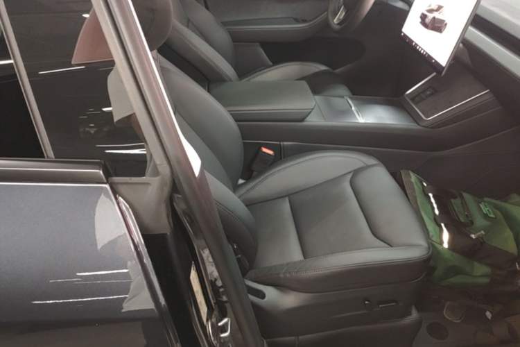 Used Tesla Model Y 2025 Long-Range All-Wheel Drive First Edition Right Front Seat