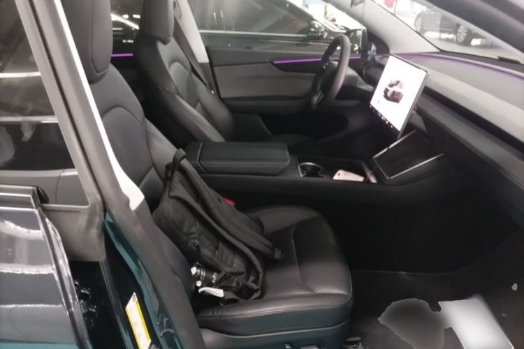 Used Tesla Model Y 2025 Rear-Wheel Drive First Edition Right Front Seat