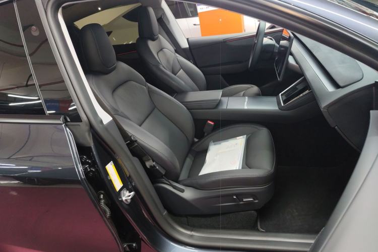 Used Tesla Model Y 2025 Long-Range All-Wheel Drive First Edition Right Front Seat