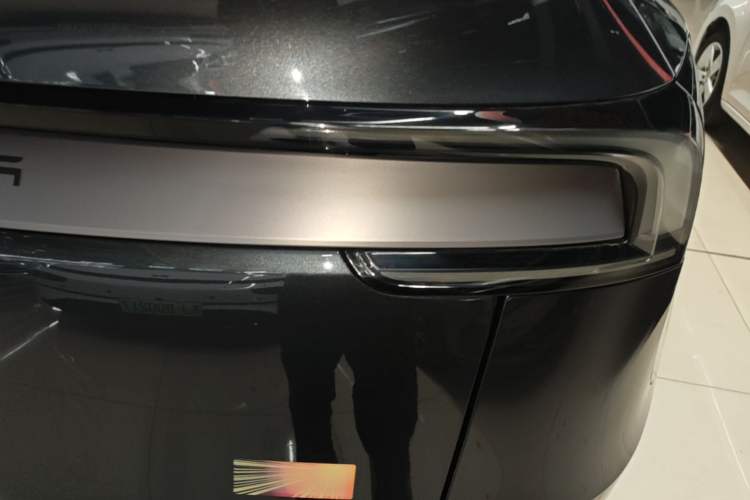 Used Tesla Model Y 2025 Rear-Wheel-Drive Version Right Rear Taillight