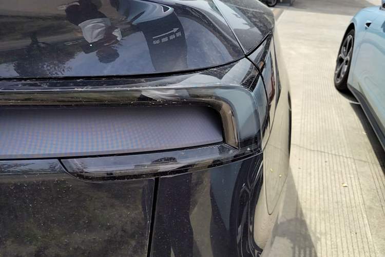 Used Tesla Model Y 2025 Rear-Wheel-Drive Version Right Rear Taillight