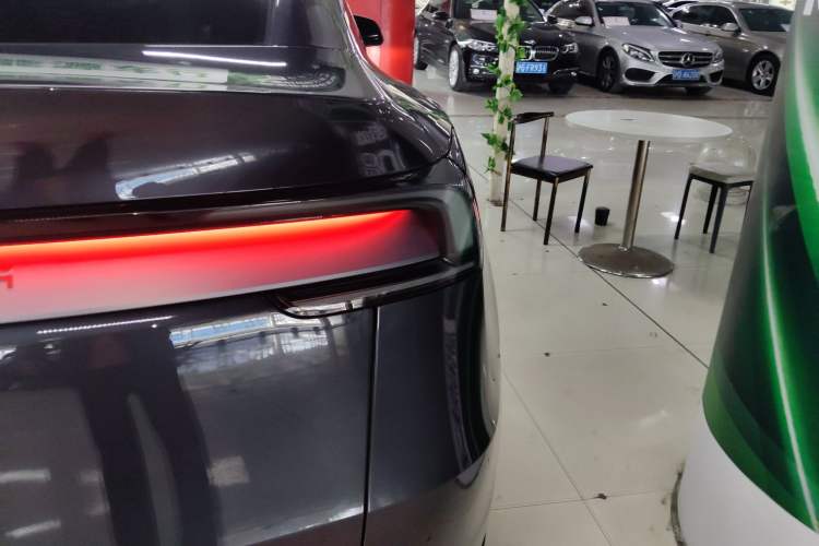 Used Tesla Model Y 2025 Rear-Wheel-Drive Version Right Rear Taillight