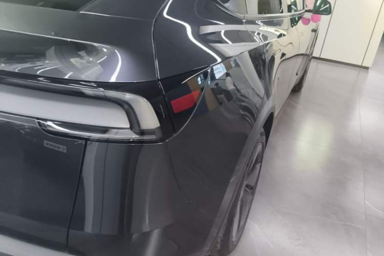 Used Tesla Model Y 2025 Long-Range All-Wheel-Drive Version Right Rear Taillight