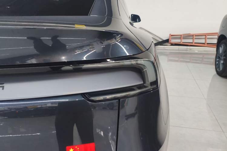 Used Tesla Model Y 2025 Rear-Wheel-Drive Version Right Rear Taillight
