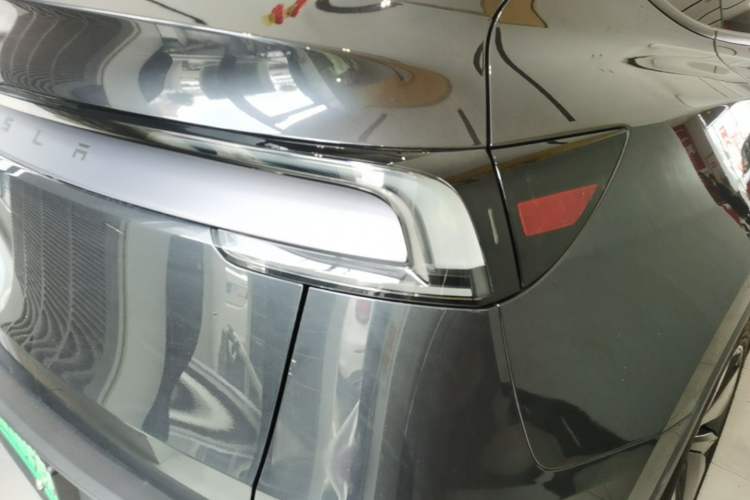 Used Tesla Model Y 2025 Rear-Wheel-Drive Version Right Rear Taillight