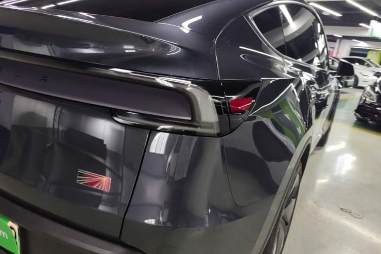 Used Tesla Model Y 2025 Long-Range All-Wheel Drive First Edition Right Rear Taillight