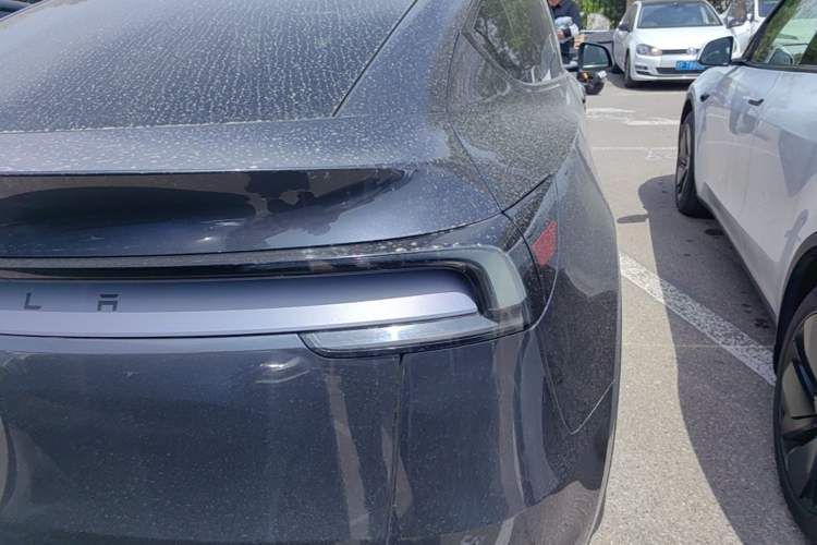 Used Tesla Model Y 2025 Rear-Wheel-Drive Version Right Rear Taillight