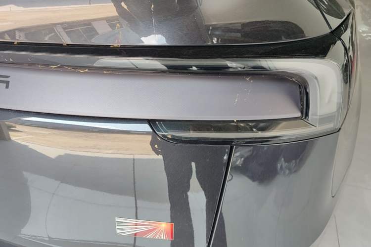 Used Tesla Model Y 2025 Rear-Wheel Drive First Edition Right Rear Taillight