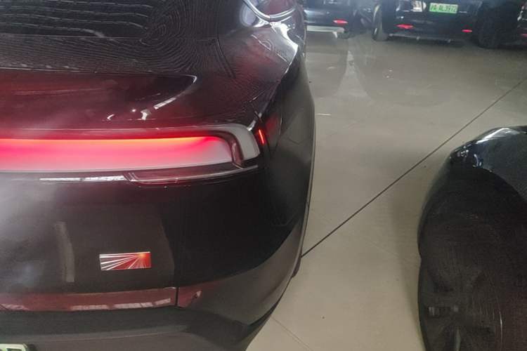 Used Tesla Model Y 2025 Long-Range All-Wheel Drive First Edition Right Rear Taillight