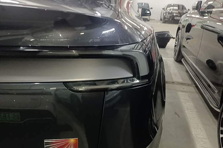 Used Tesla Model Y 2025 Long-Range All-Wheel Drive First Edition Right Rear Taillight