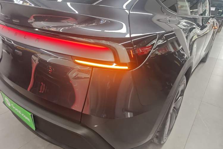 Used Tesla Model Y 2025 Rear-Wheel-Drive Version Right Rear Taillight