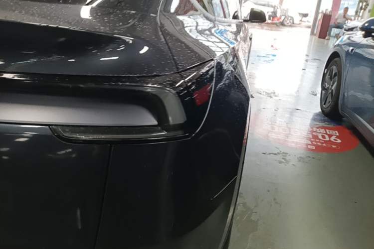 Used Tesla Model Y 2025 Rear-Wheel-Drive Version Right Rear Taillight