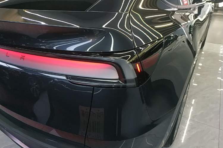 Used Tesla Model Y 2025 Rear-Wheel-Drive Version Right Rear Taillight