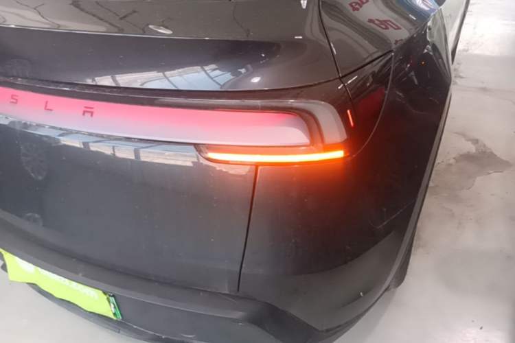 Used Tesla Model Y 2025 Rear-Wheel-Drive Version Right Rear Taillight