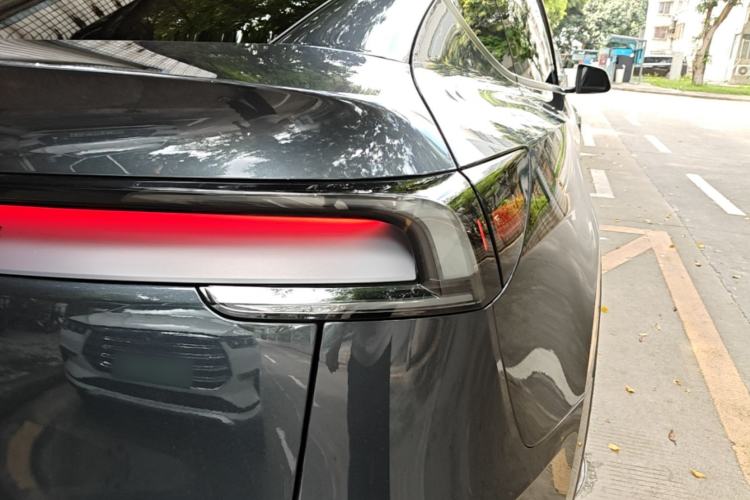 Used Tesla Model Y 2025 Rear-Wheel-Drive Version Right Rear Taillight