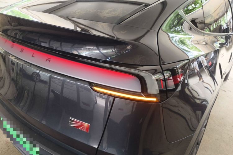 Used Tesla Model Y 2025 Rear-Wheel Drive First Edition Right Rear Taillight
