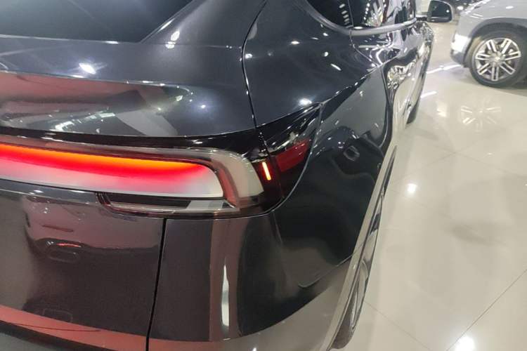 Used Tesla Model Y 2025 Rear-Wheel-Drive Version Right Rear Taillight