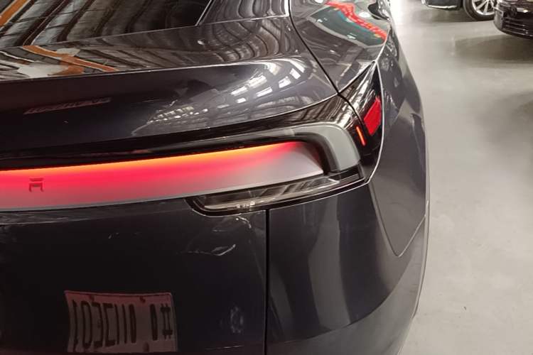 Used Tesla Model Y 2025 Rear-Wheel-Drive Version Right Rear Taillight