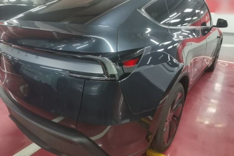 Used Tesla Model Y 2025 Rear-Wheel-Drive Version Right Rear Taillight