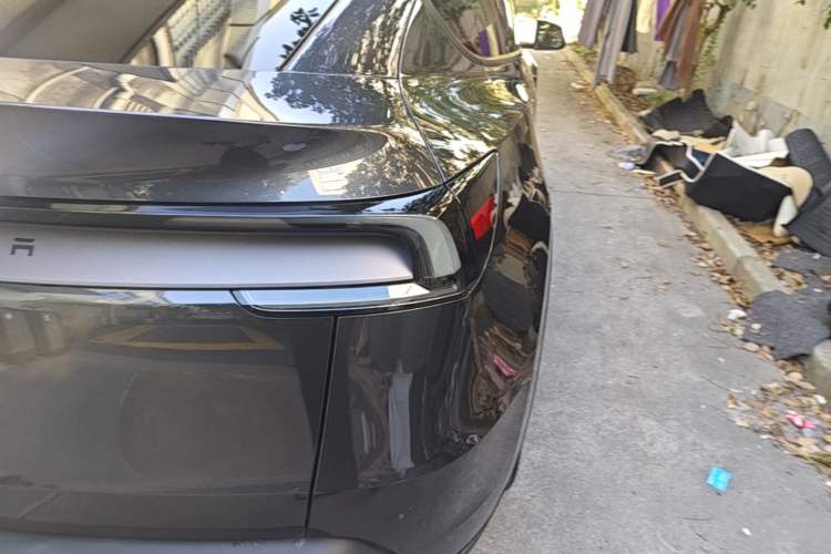 Used Tesla Model Y 2025 Rear-Wheel-Drive Version Right Rear Taillight