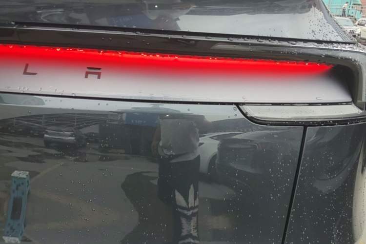 Used Tesla Model Y 2025 Rear-Wheel-Drive Version Right Rear Taillight