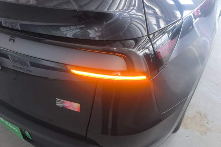 Used Tesla Model Y 2025 Rear-Wheel-Drive Version Right Rear Taillight