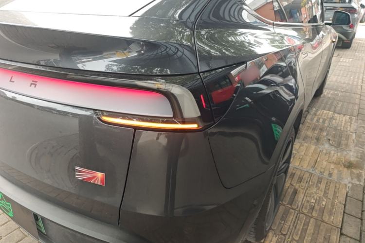 Used Tesla Model Y 2025 Long-Range All-Wheel Drive First Edition Right Rear Taillight