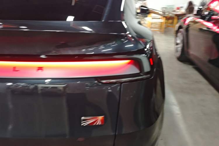 Used Tesla Model Y 2025 Long-Range All-Wheel Drive First Edition Right Rear Taillight