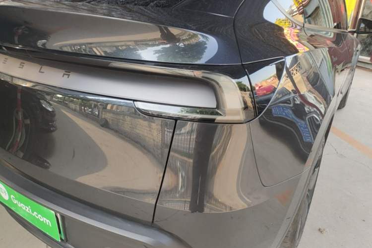 Used Tesla Model Y 2025 Rear-Wheel-Drive Version Right Rear Taillight