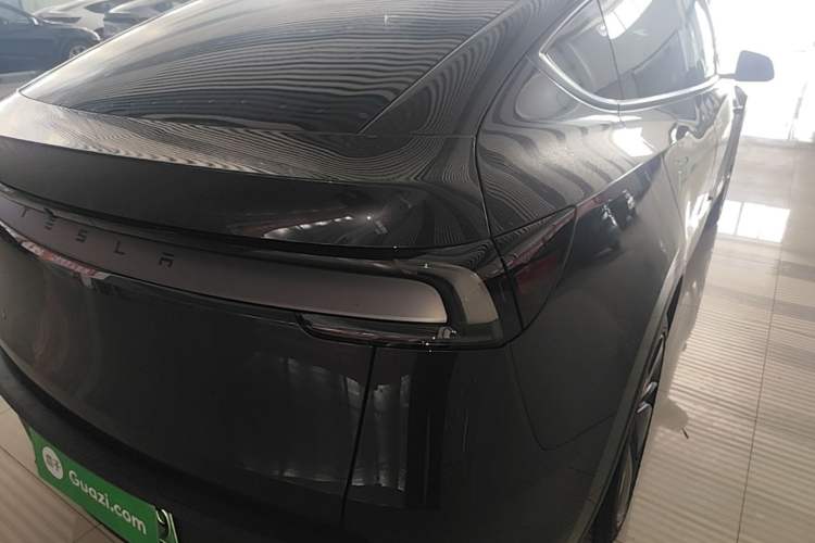Used Tesla Model Y 2025 Rear-Wheel Drive First Edition Right Rear Taillight