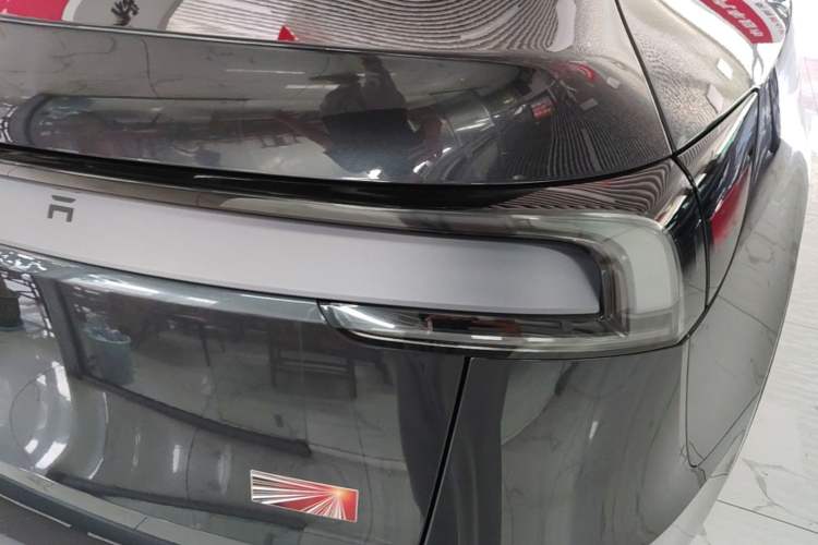 Used Tesla Model Y 2025 Long-Range All-Wheel Drive First Edition Right Rear Taillight