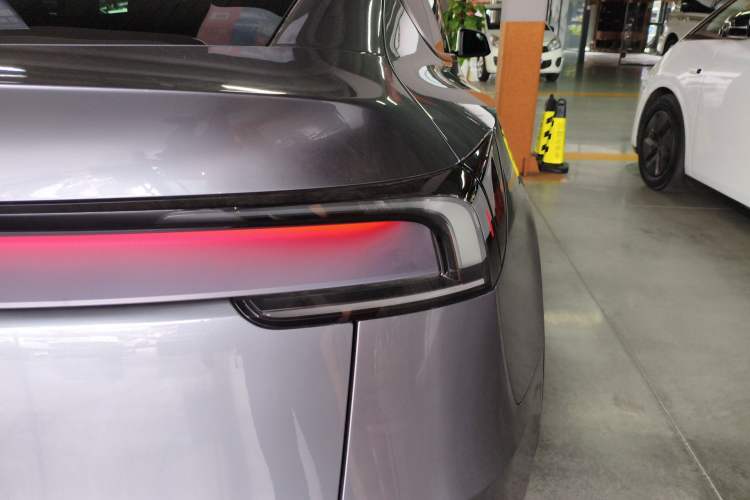 Used Tesla Model Y 2025 Rear-Wheel-Drive Version
