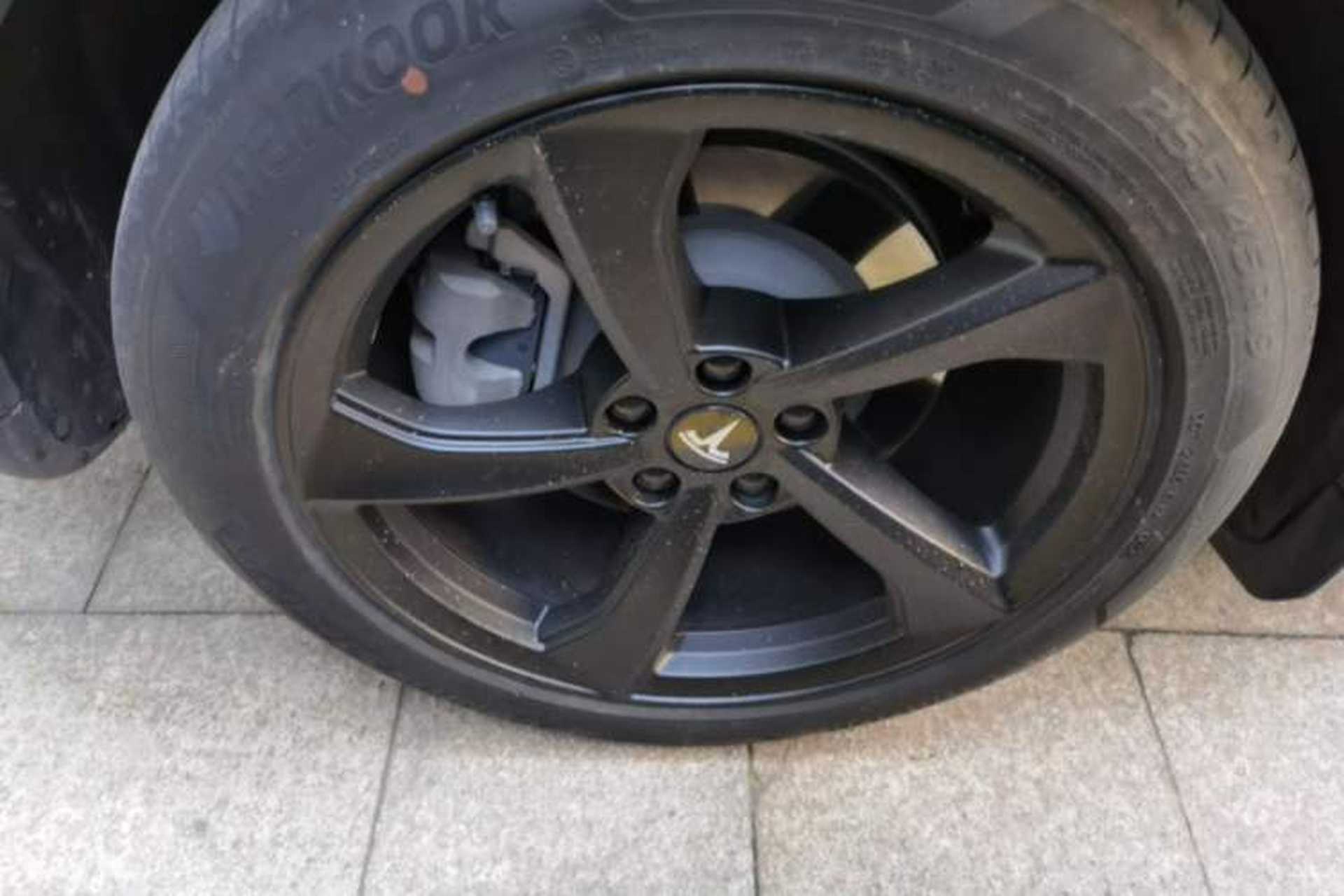 Used Tesla Model Y 2025 Long-Range All-Wheel Drive First Edition Right Rear Wheel Hub