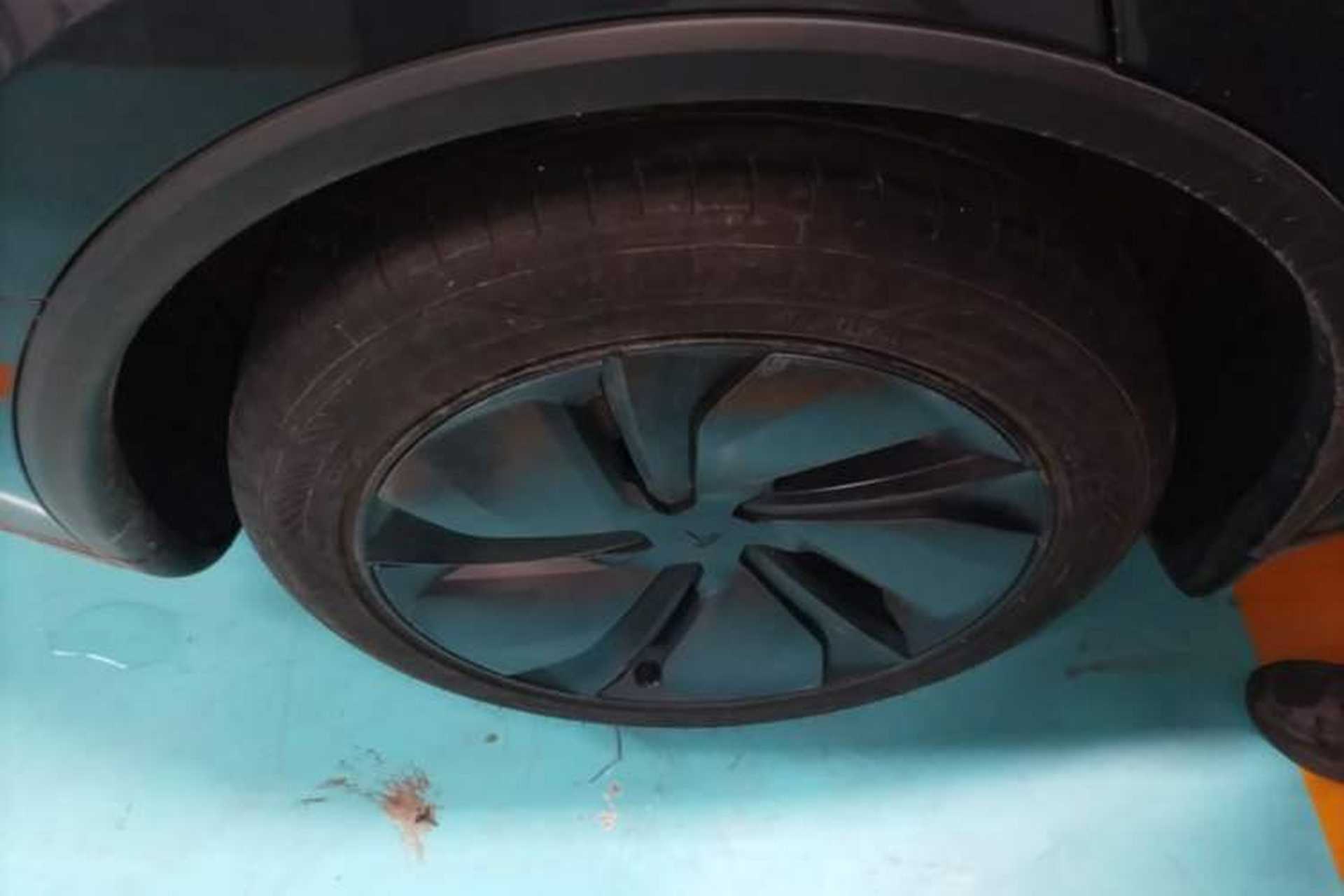 Used Tesla Model Y 2025 Rear-Wheel Drive First Edition Right Rear Wheel Hub